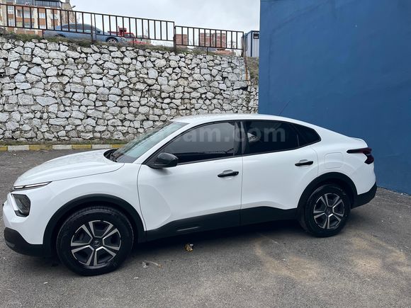 (26.800 km )CİTROEN C4 X 1.2 Puretech Feel( HATASIZ-BOYASIZ)