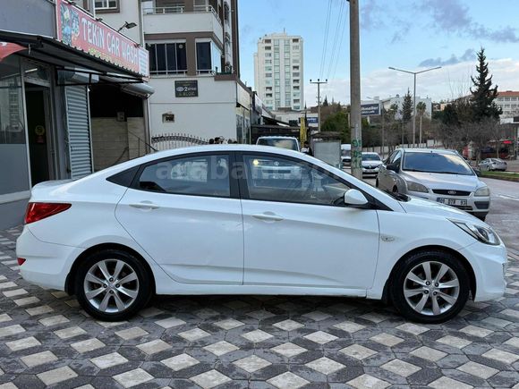 ÖCAL| 2014 OTOMATİK ACCENT BLUE 1.6CRDİ MODE PLUS 128hp EMSALSİZ