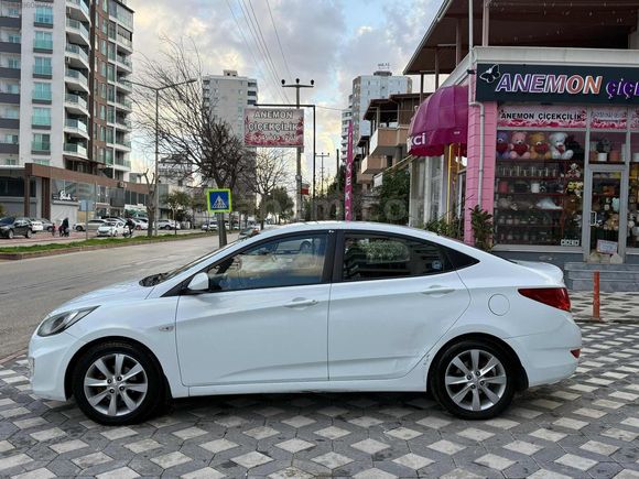 ÖCAL| 2014 OTOMATİK ACCENT BLUE 1.6CRDİ MODE PLUS 128hp EMSALSİZ