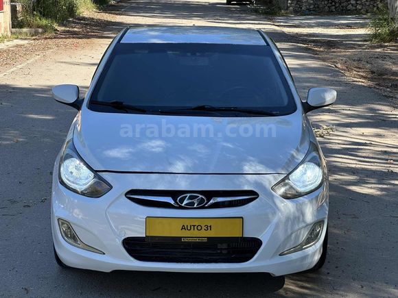 ACCENT BLUE 1.6 CRDI MODE PLUS