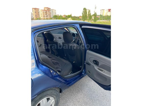 Sahibinden Renault Clio 1.4 2000 Model  245.000 km Lacivert