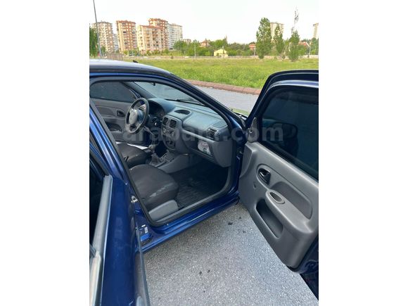 Sahibinden Renault Clio 1.4 2000 Model  245.000 km Lacivert