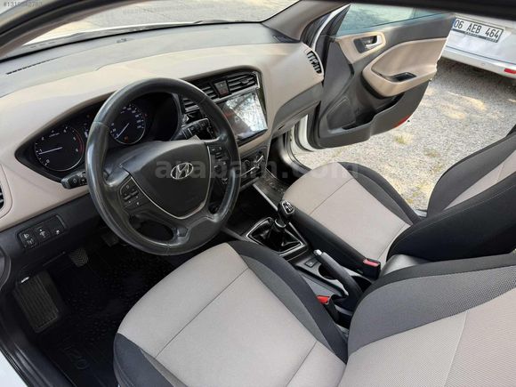 140.000 KM CAM TAVAN İ20 1.4 CRDİ STYLE TEMİZ BAKIMLI