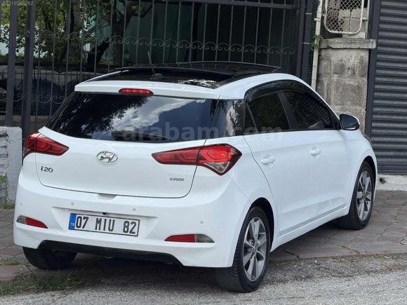 140.000 KM CAM TAVAN İ20 1.4 CRDİ STYLE TEMİZ BAKIMLI