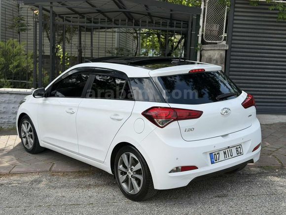 140.000 KM CAM TAVAN İ20 1.4 CRDİ STYLE TEMİZ BAKIMLI