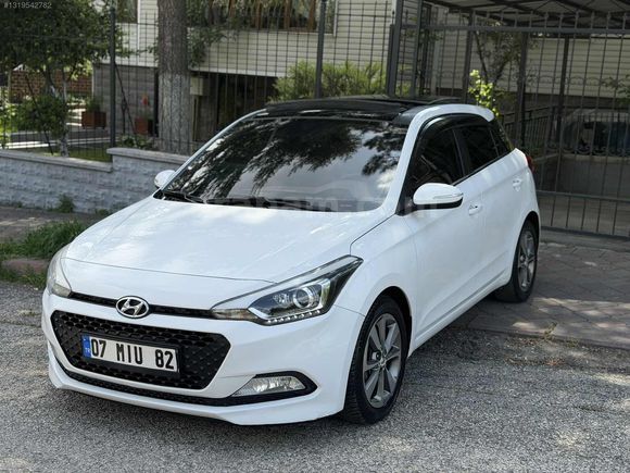 140.000 KM CAM TAVAN İ20 1.4 CRDİ STYLE TEMİZ BAKIMLI