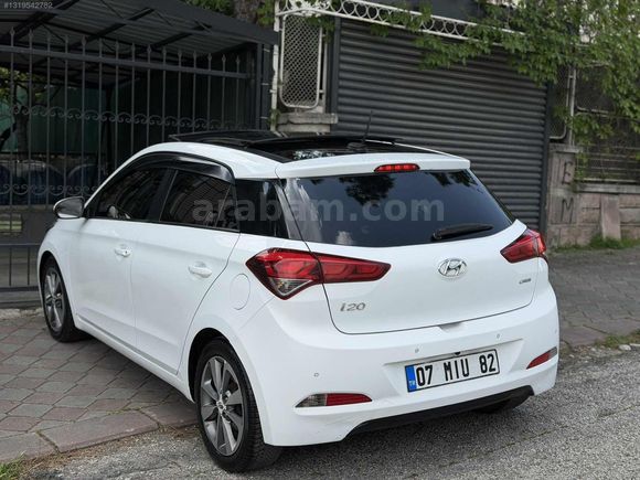 140.000 KM CAM TAVAN İ20 1.4 CRDİ STYLE TEMİZ BAKIMLI