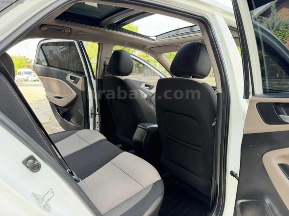 140.000 KM CAM TAVAN İ20 1.4 CRDİ STYLE TEMİZ BAKIMLI