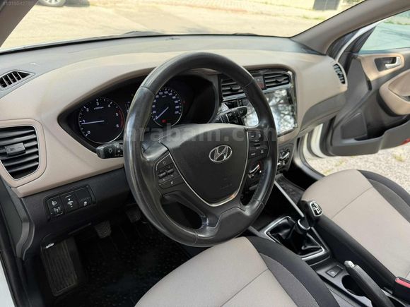 140.000 KM CAM TAVAN İ20 1.4 CRDİ STYLE TEMİZ BAKIMLI
