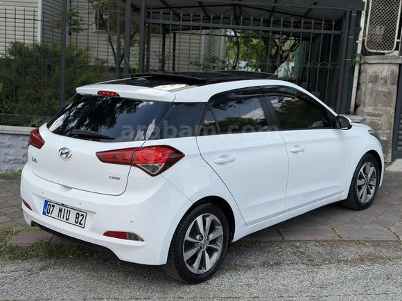 140.000 KM CAM TAVAN İ20 1.4 CRDİ STYLE TEMİZ BAKIMLI