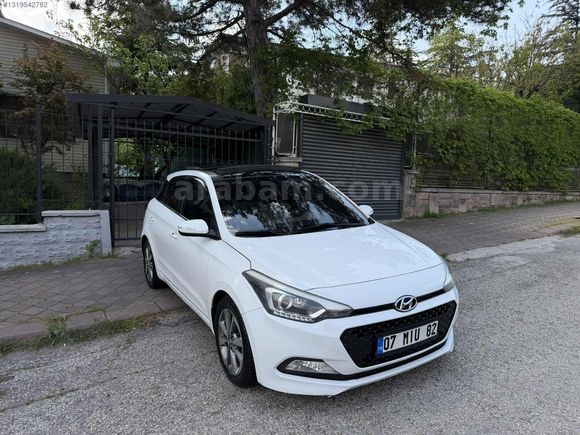 140.000 KM CAM TAVAN İ20 1.4 CRDİ STYLE TEMİZ BAKIMLI