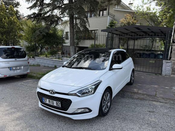 140.000 KM CAM TAVAN İ20 1.4 CRDİ STYLE TEMİZ BAKIMLI