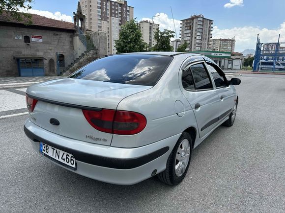 Sahibinden Renault Megane 1.4 Authentique 2002 Model Klimalı 
