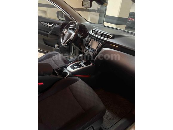 Sahibinden Nissan Qashqai 1.2 DIG-T Black Edition 2016 Model  33.000 km Beyaz