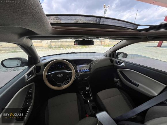 BEY CLASS'DAN HYUNDAİ İ20 1.4 CRDİ STYLE 95 BİNDE CAM TAVANLI