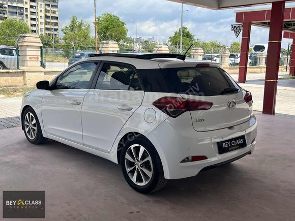BEY CLASS'DAN HYUNDAİ İ20 1.4 CRDİ STYLE 95 BİNDE CAM TAVANLI
