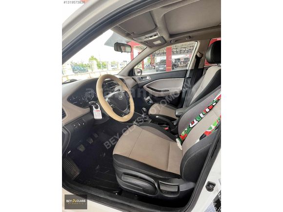 BEY CLASS'DAN HYUNDAİ İ20 1.4 CRDİ STYLE 95 BİNDE CAM TAVANLI