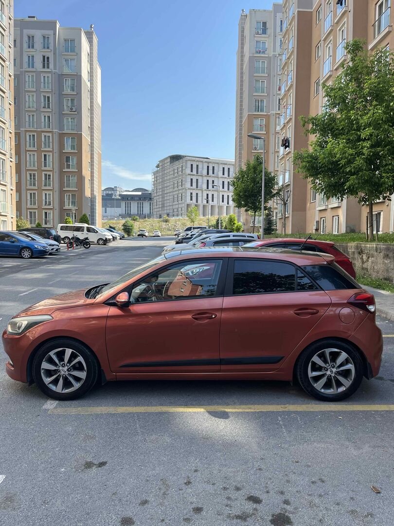 Sahibinden Hyundai i20 1.4 MPI Elite Smart 2016 Model İstanbul 102.000 km Turuncu 3