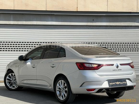 SERİ AUTO'DAN 2021 ÇIKIŞLI RENAULT MEGANE / İCON / BAKIMLI