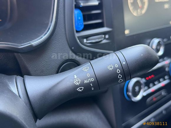 SERİ AUTO'DAN 2021 ÇIKIŞLI RENAULT MEGANE / İCON / BAKIMLI