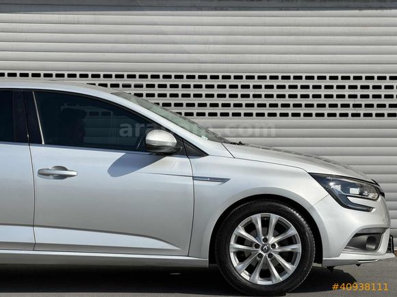 SERİ AUTO'DAN 2021 ÇIKIŞLI RENAULT MEGANE / İCON / BAKIMLI