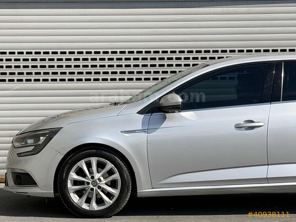 SERİ AUTO'DAN 2021 ÇIKIŞLI RENAULT MEGANE / İCON / BAKIMLI