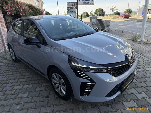 ARGEDEN 2024 CLİO 1.0 TCE OTOMATİK EQUİLİBRE KAYA GRİ 25.000 KM