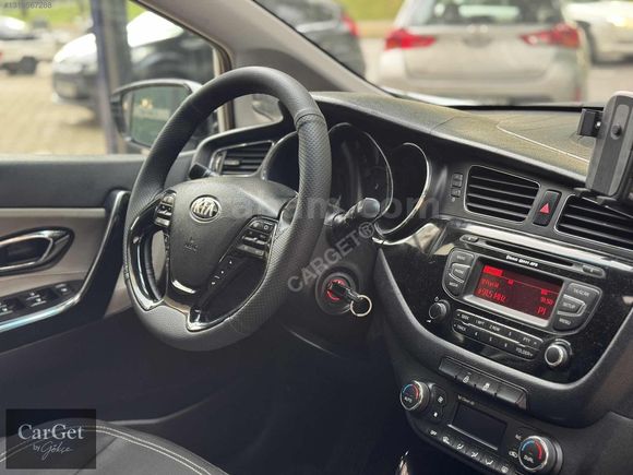 CARGET | KİA CEED CONCEPT PLUS DİZEL OTOMATİK CAM TAVANLI