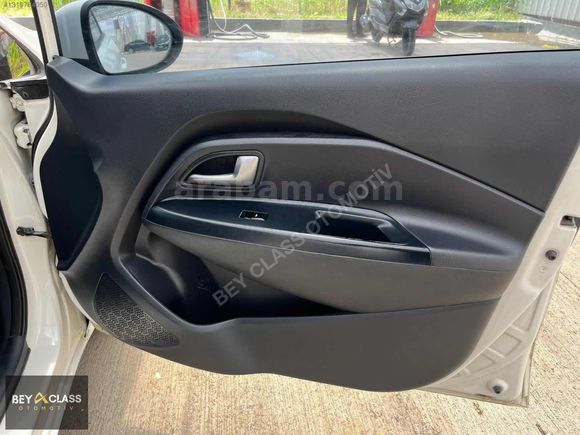 BEY CLASS'DAN KİA RİO 1.4 CRDI COMFORT 140 BİNDE
