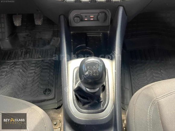 BEY CLASS'DAN KİA RİO 1.4 CRDI COMFORT 140 BİNDE