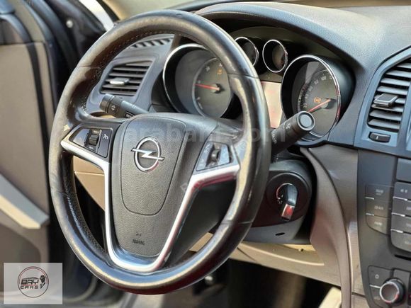 Bay CarsII Opel İnsigna, Otomatik, Mavi Renk, Ahşap konsol