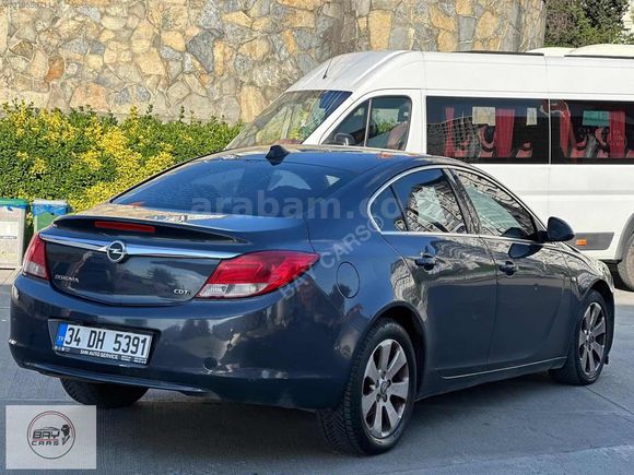 Bay CarsII Opel İnsigna, Otomatik, Mavi Renk, Ahşap konsol