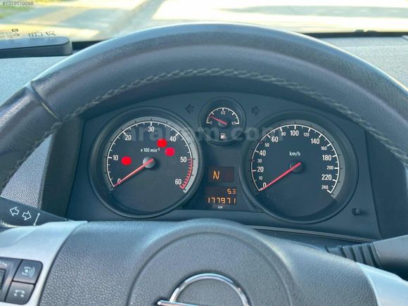 178.000 KM BAKIMLI TEMİZ 1.3 CDTI ASTRA
