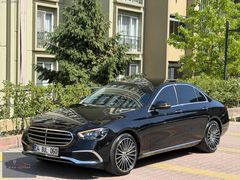 EYP MOTORS'DAN 2023 MERCEDES+E200D+HATASIZ+EKSTRALI+SERVİS BAKIM