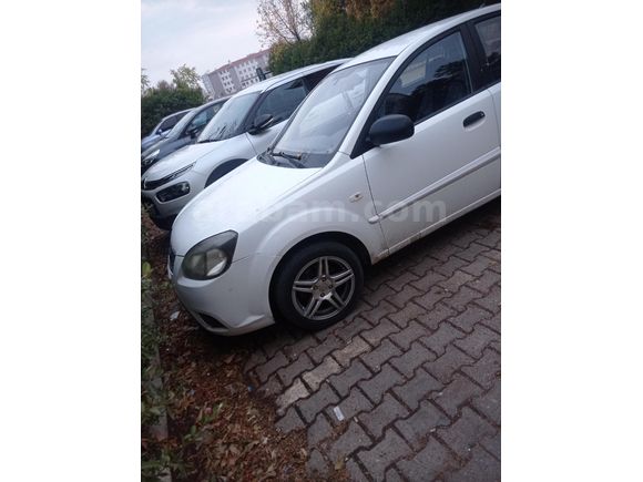 Sahibinden Kia Rio 1.5 CRDi Trend 2011 Model Diyarbakır 230.000 km Beyaz