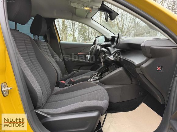2021 BOYASIZ DEĞİŞENSİZ PEUGEOT 208 OTOMATİK VİTES %0.99 KREDİ