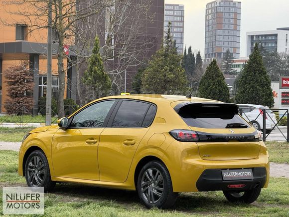 2021 BOYASIZ DEĞİŞENSİZ PEUGEOT 208 OTOMATİK VİTES %0.99 KREDİ