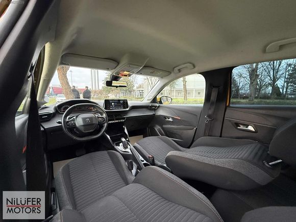 2021 BOYASIZ DEĞİŞENSİZ PEUGEOT 208 OTOMATİK VİTES %0.99 KREDİ