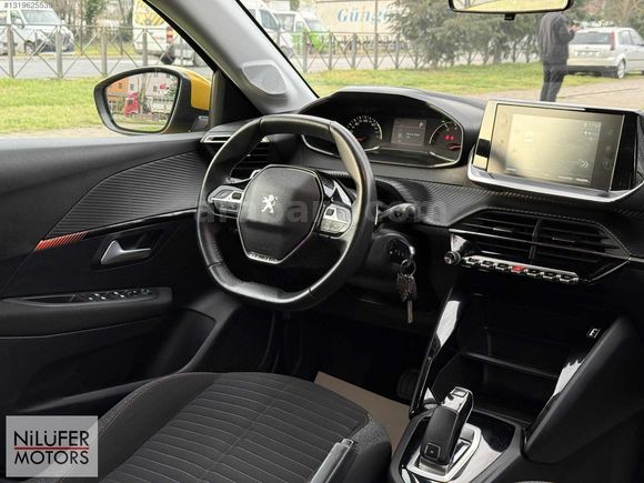 2021 BOYASIZ DEĞİŞENSİZ PEUGEOT 208 OTOMATİK VİTES %0.99 KREDİ