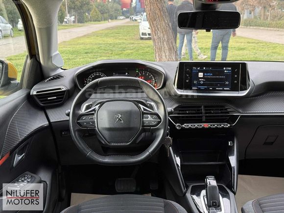 2021 BOYASIZ DEĞİŞENSİZ PEUGEOT 208 OTOMATİK VİTES %0.99 KREDİ