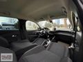 2021 BOYASIZ DEĞİŞENSİZ PEUGEOT 208 OTOMATİK VİTES %0.99 KREDİ