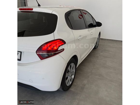 LAVİN AUTO 2015 PEUGEOT 208 NAVİGASYON OTM K.K 12AY
