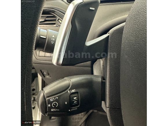 LAVİN AUTO 2015 PEUGEOT 208 NAVİGASYON OTM K.K 12AY