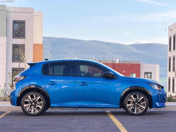 PEUGEOT 208 GT CAM TAVAN SERVİS BAKIMLI