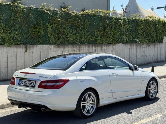 HAKAN'DAN DÜŞÜK KM FULL YETKİLİ SERVİS BAKIMLI E350 CDİ