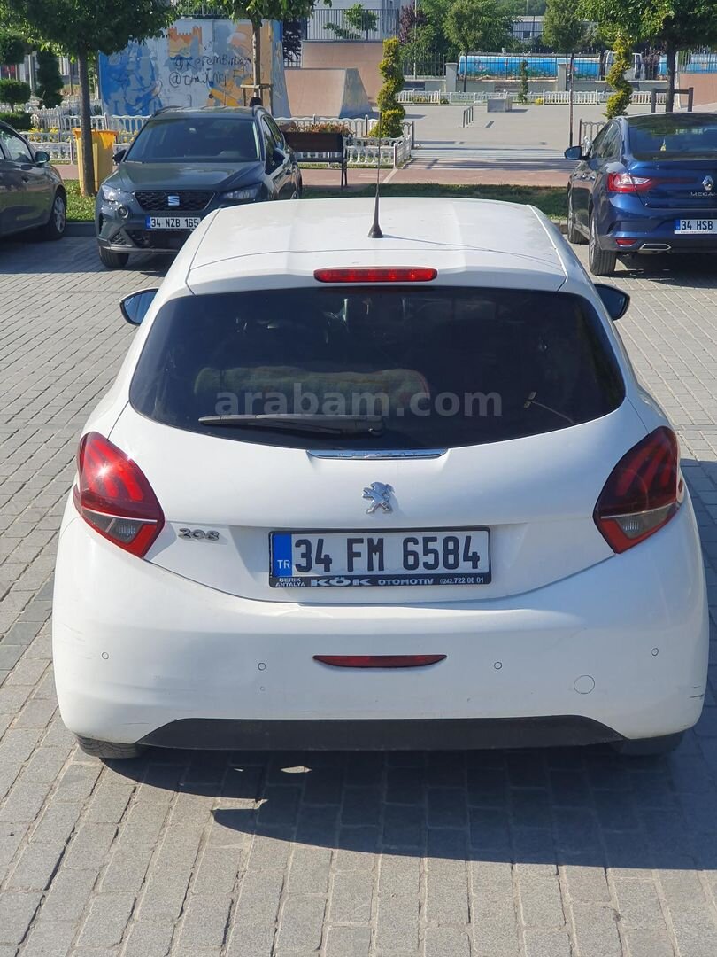 Sahibinden Peugeot 208 1.4 HDi Active 2015 Model İstanbul 99.800 km Beyaz 3