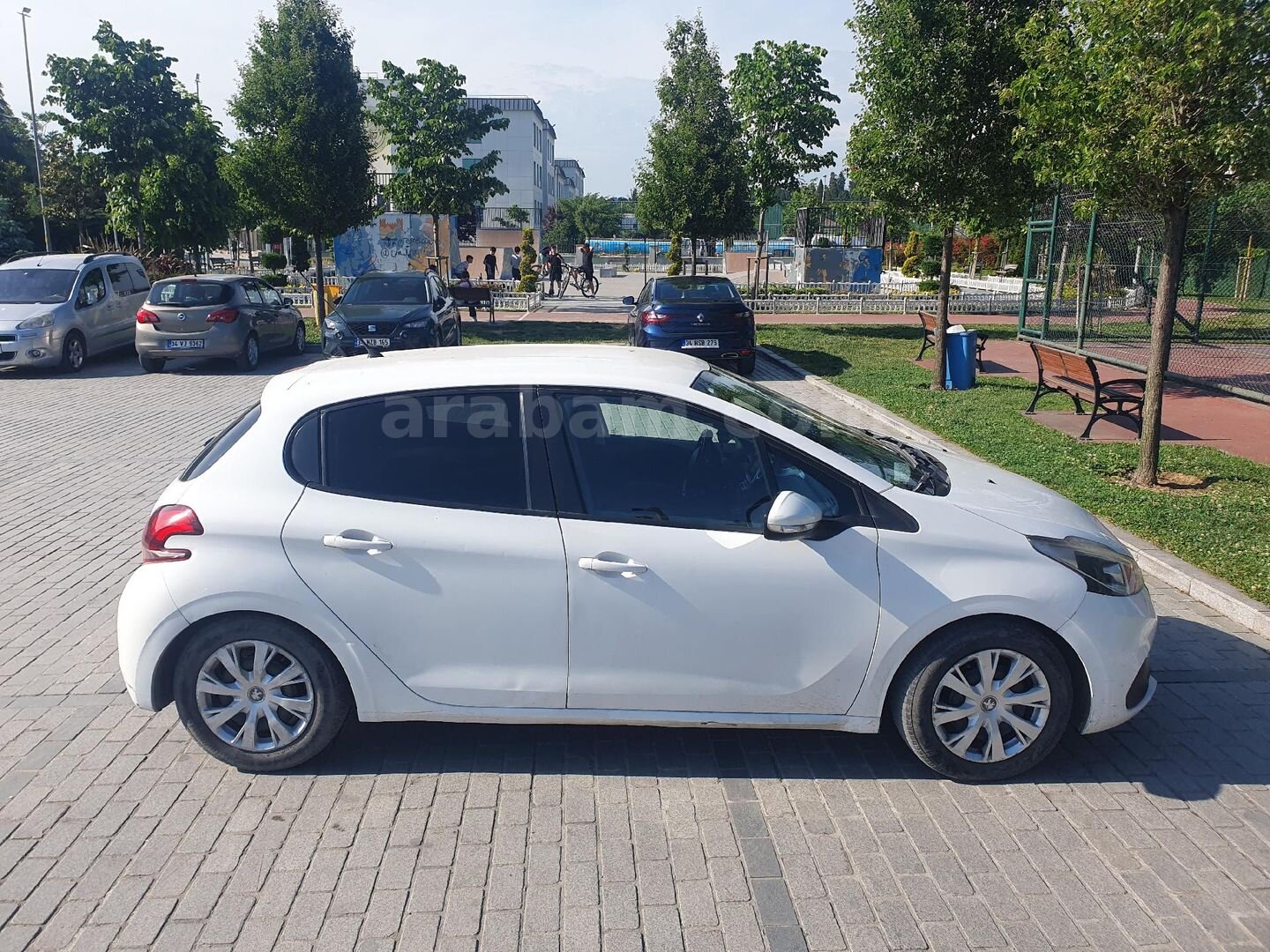 Sahibinden Peugeot 208 1.4 HDi Active 2015 Model İstanbul 99.800 km Beyaz 2