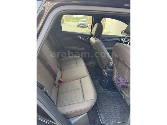 Sahibinden Audi Q4 E-Tron 2024 Model  33.000 km Siyah