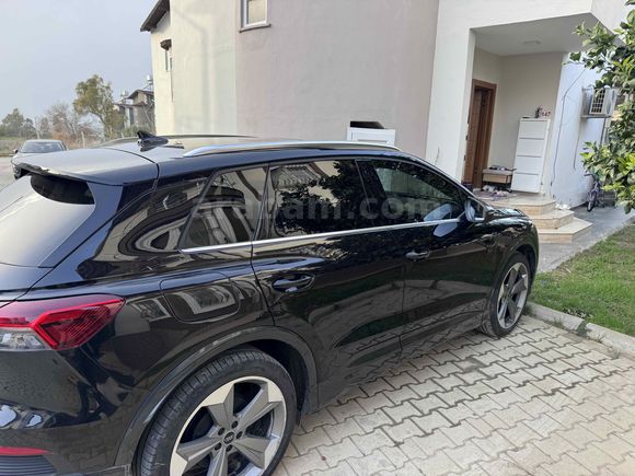 Sahibinden Audi Q4 E-Tron 2024 Model  33.000 km Siyah
