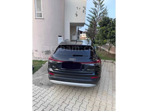 Sahibinden Audi Q4 E-Tron 2024 Model  33.000 km Siyah